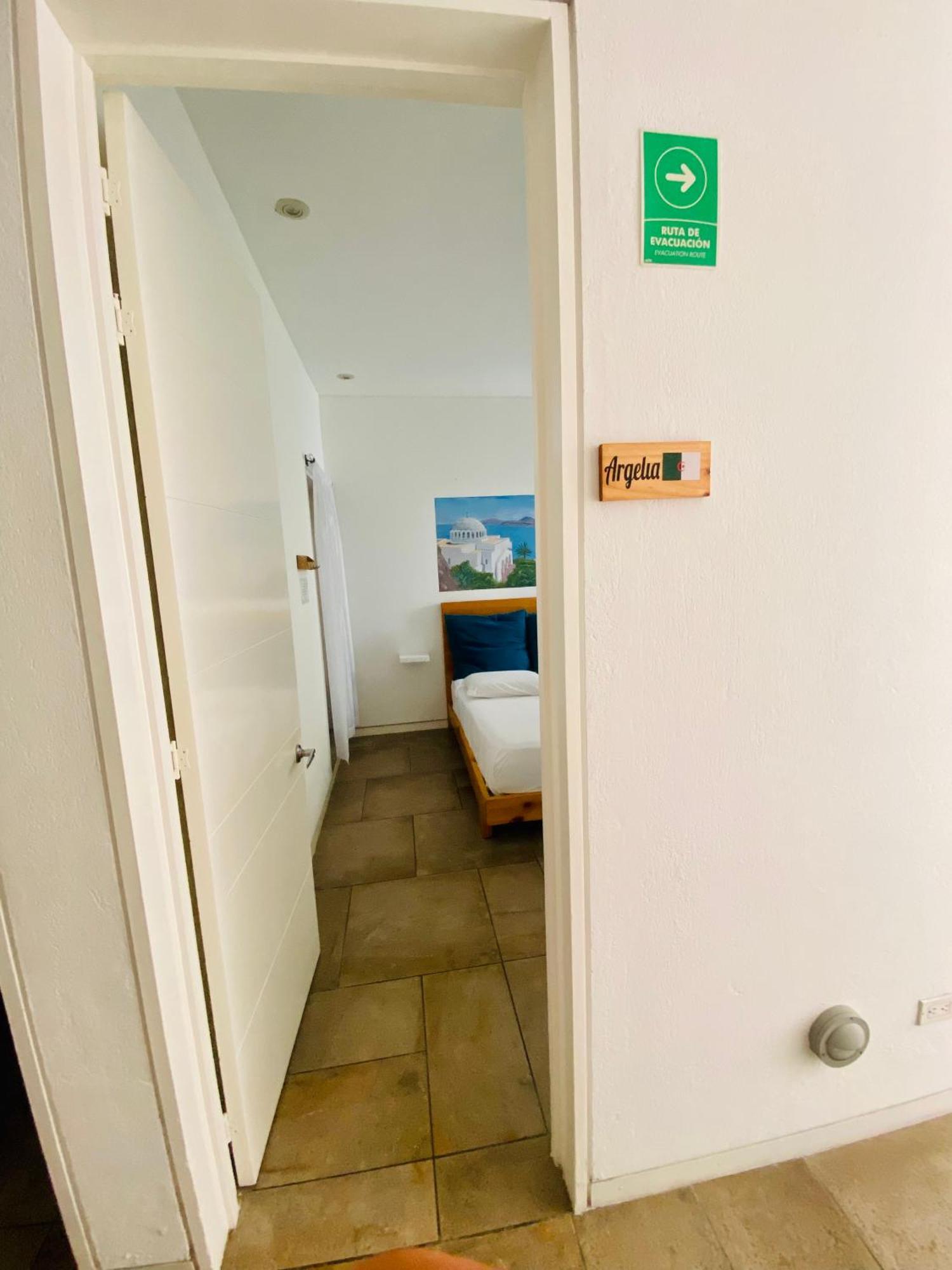 Oasis Cali Hostel Екстер'єр фото
